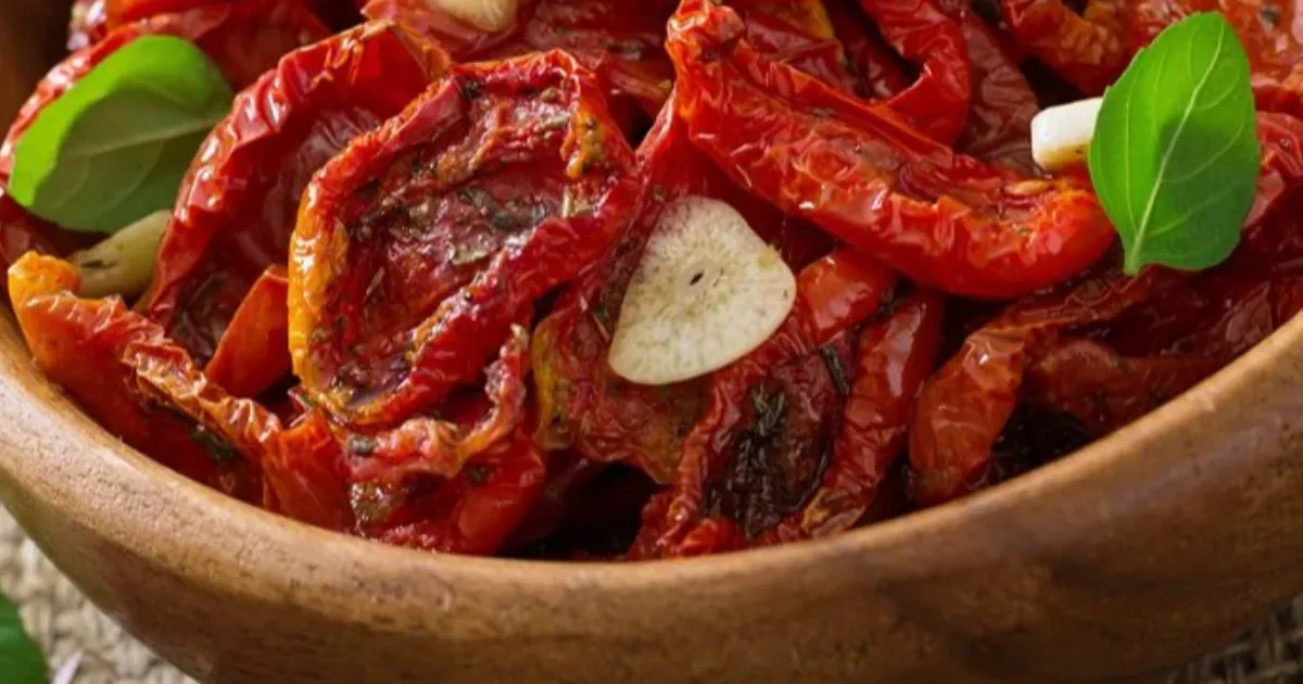 Descobri como fazer tomate seco na airfryer e é incrível!