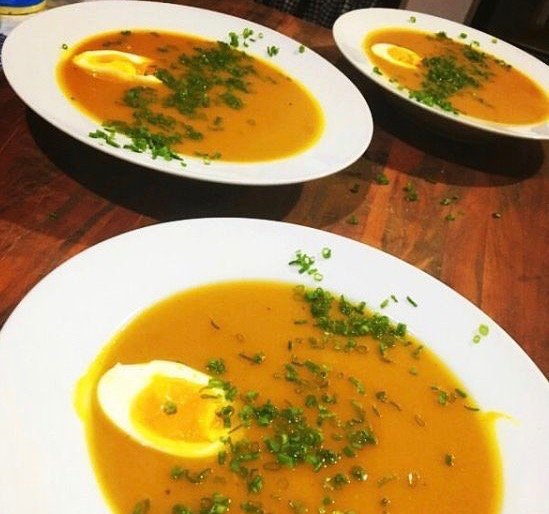 Noite Aconchegante: Sopa de Abóbora, Gengibre e Leite de Coco