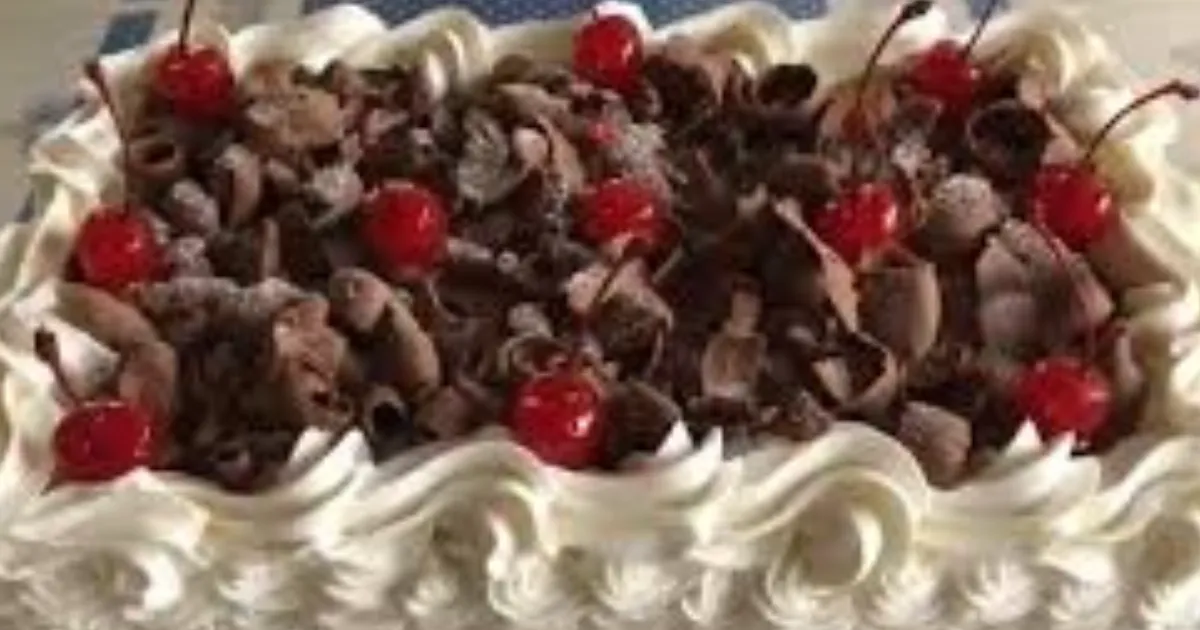 Deliciando-me com o Bolo Floresta Negra nas Celebrações