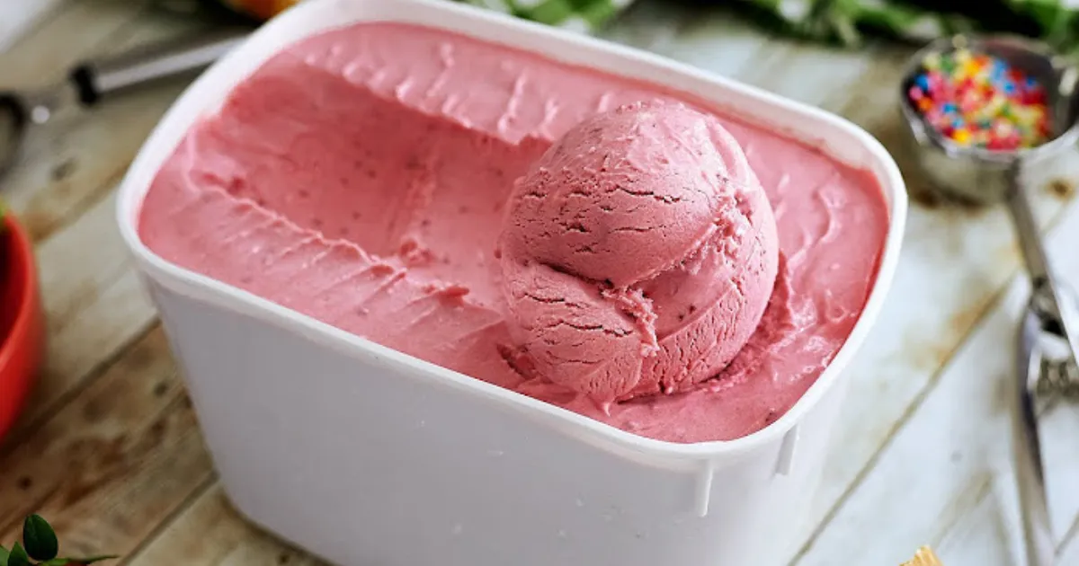 Descobri a Doçura de Fazer Sorvete de Morango Artesanal sem Batedeira
