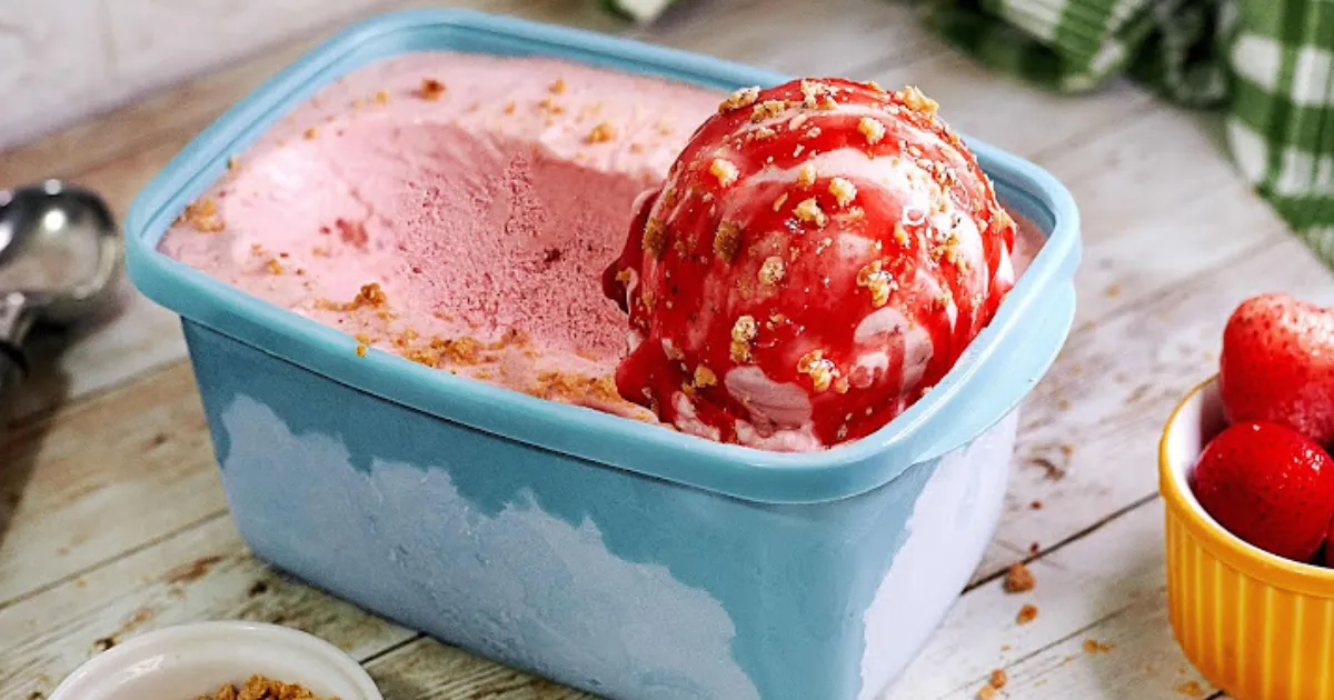 Descobri a receita perfeita de sorvete de morango caseiro e barato!