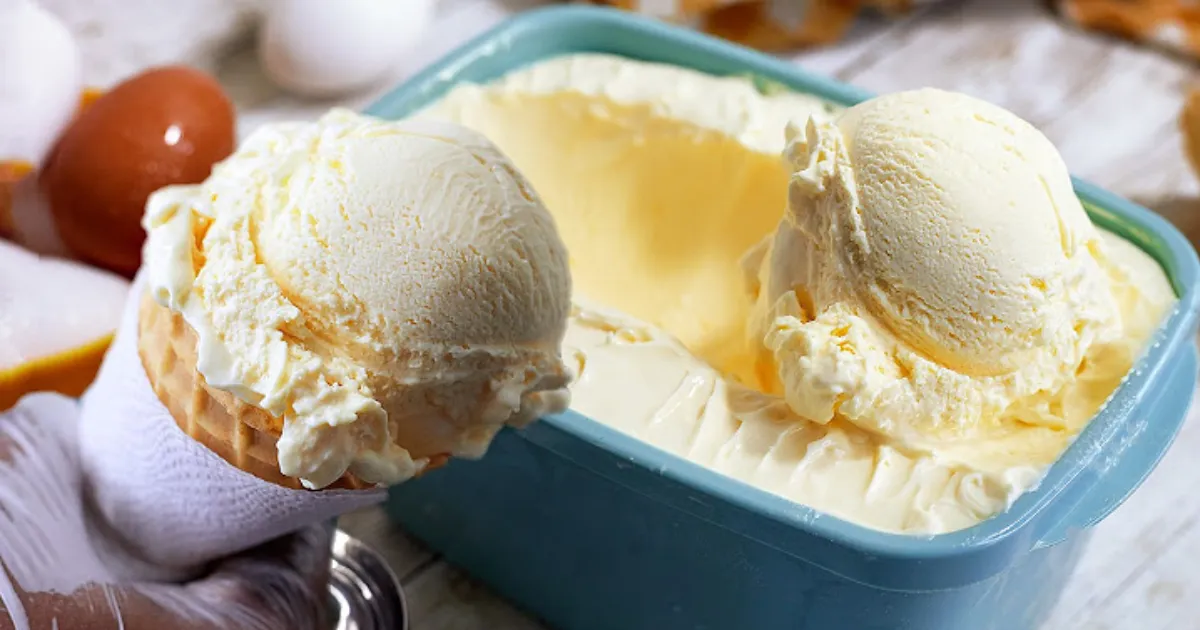 Descobri como fazer sorvete de creme artesanal sem emulsificantes!