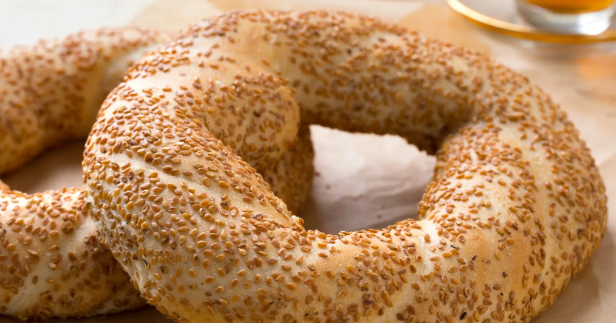 Descobrindo o Sabor do Simit: A Iguaria Turca com Gergelim