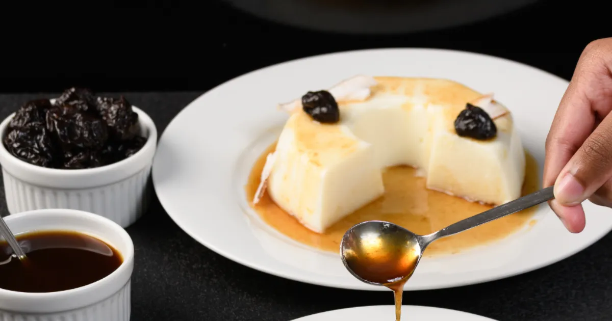 Descobrindo o Sabor Suave do Manjar Branco com Ameixas