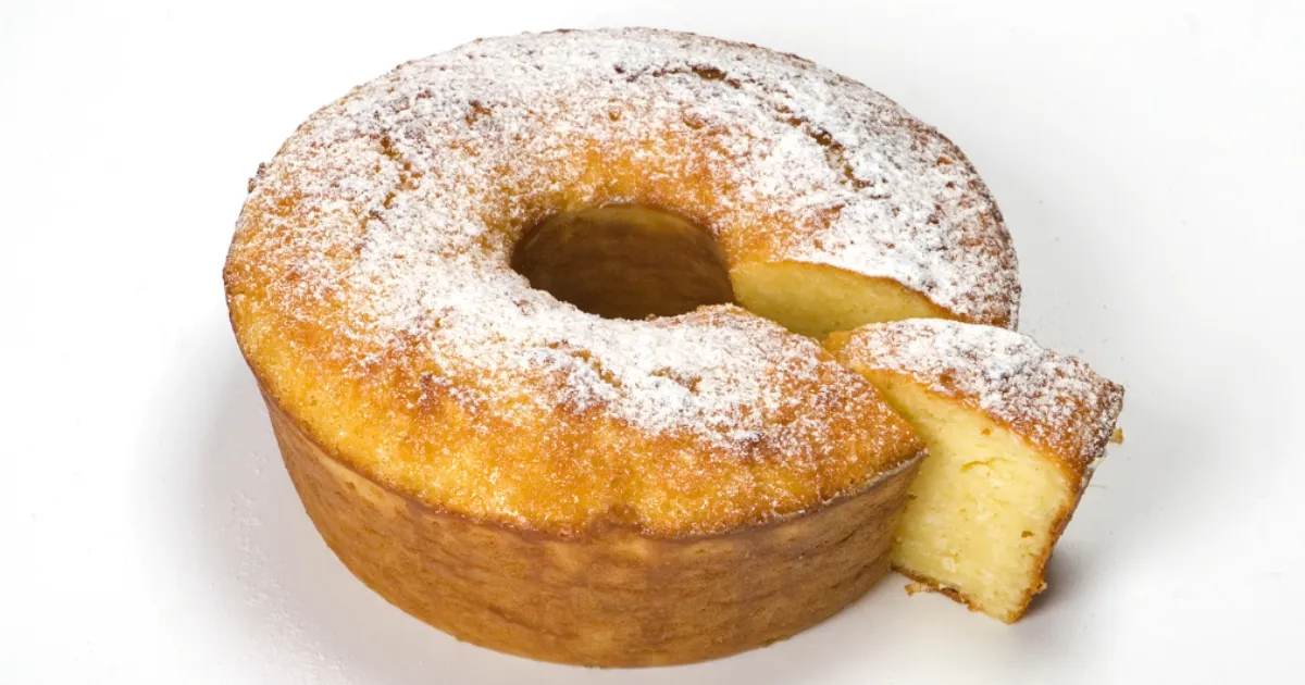 Descobrindo sabores: meu encontro com o bolo de fubá e leite de coco