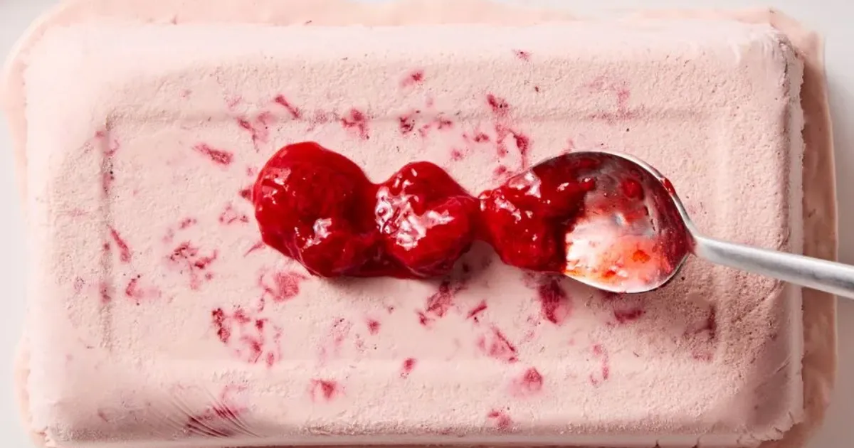 Minha Aventura Gelada: Criando um Sorvete de Morango Semifredo