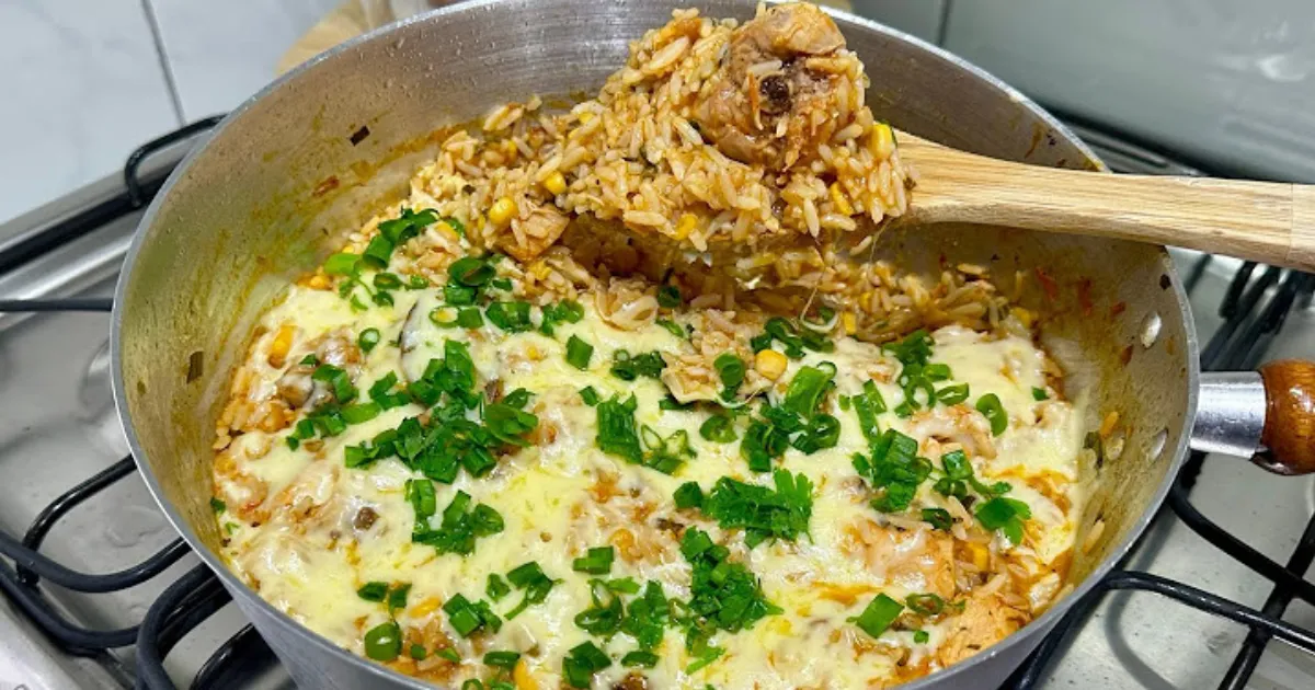 Aconchego em Panela: Como Preparei uma Galinhada Fácil e Deliciosa