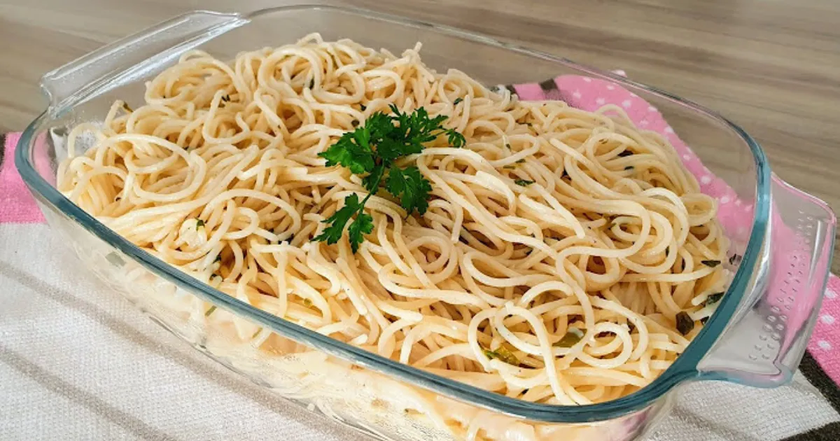 Descobri o segredo de um Macarrão Alho e Óleo perfeito com menos óleo!