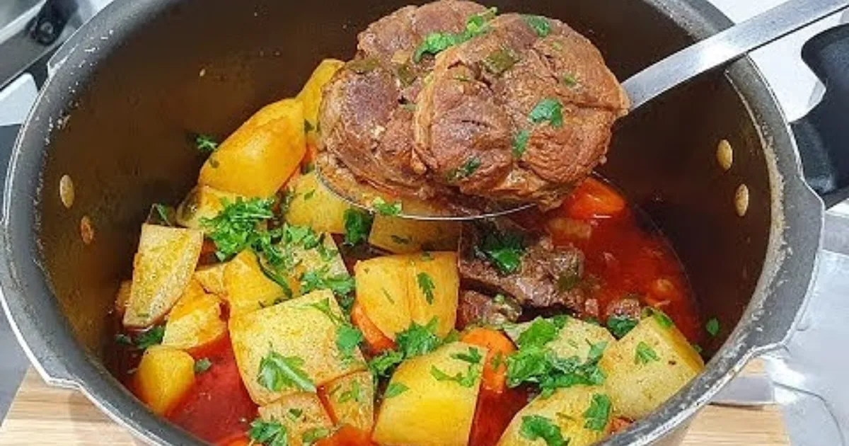 Descobri o Segredo do Músculo Suculento com Batatas na Pressão