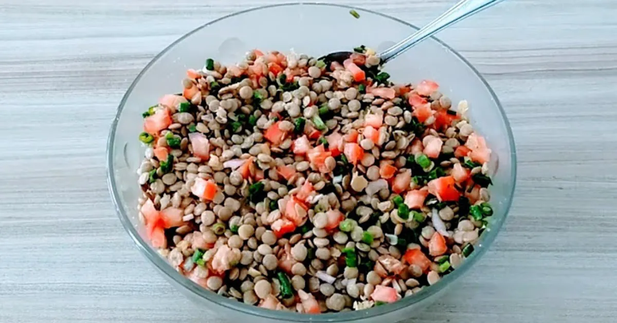 Descubra como preparei uma salada de lentilha deliciosa e fácil, perfeita para uma refeição saudável...