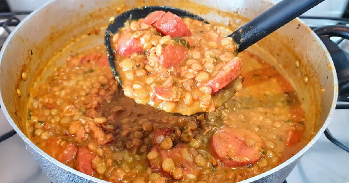 Descoberta Gastronômica: Meu Segredo de Lentilha com Calabresa e Bacon