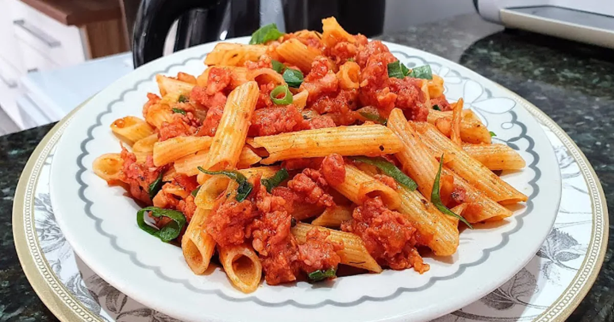 Descobrindo os sabores da Itália: Meu Ragu de Linguiça Toscana com Macarrão