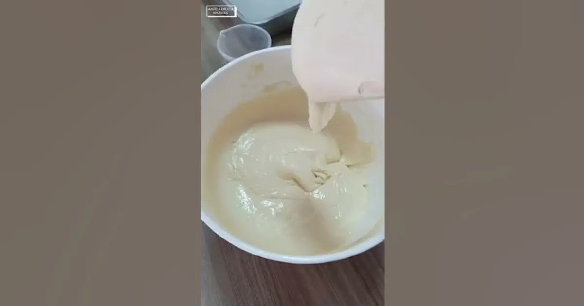 Minha aventura culinária: criando uma irresistível cuca de banana fácil