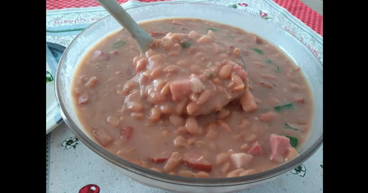 Descobrindo o Segredo do Feijão de Caldo Espesso que Aquece a Alma