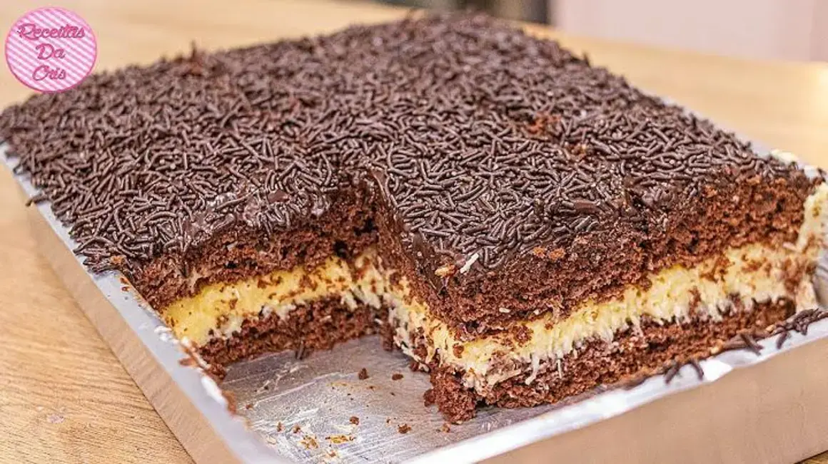 Receita de Bolo de Chocolate com Cocada Cremosa para Adoçar seu Dia com Sabor
