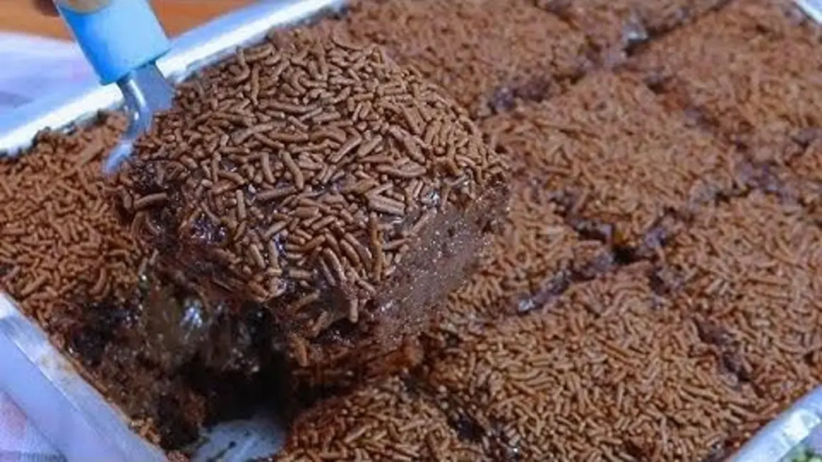 Receita de Bolo de Chocolate Molhadinho, Simples e Fofinho para Deliciar