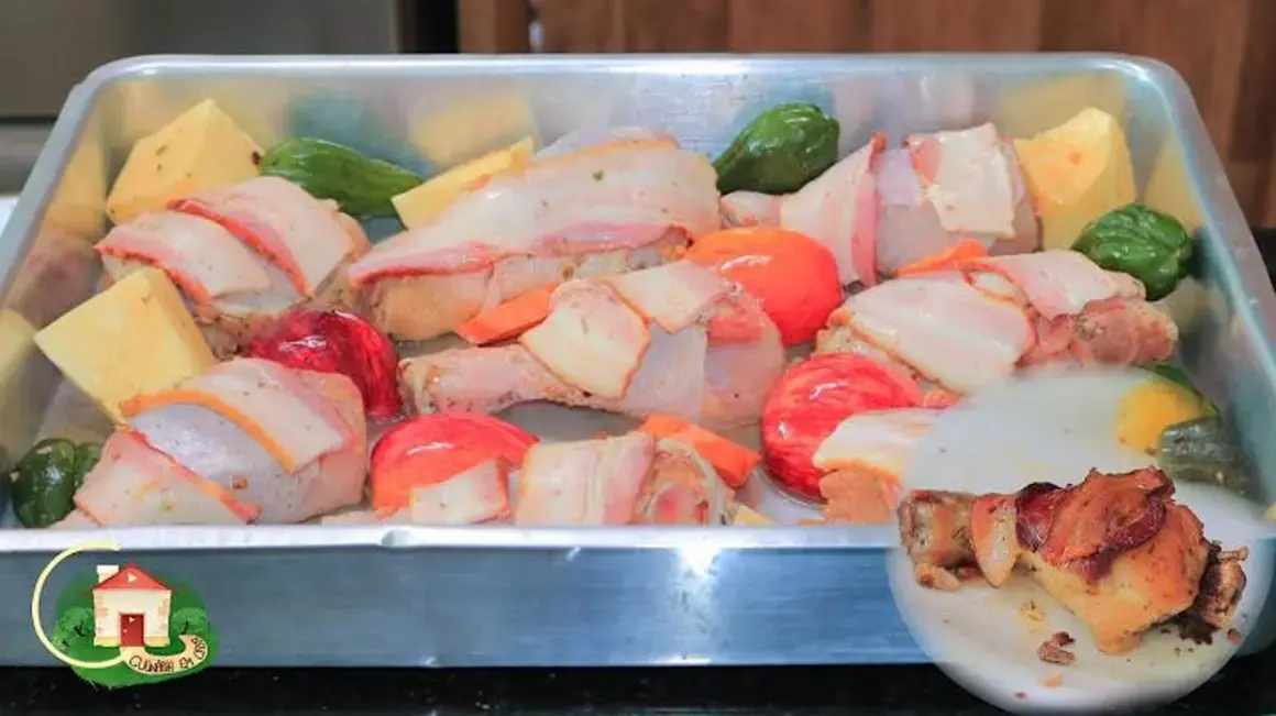 Receita de Frango Assado com Legumes: Um Prato Saboroso que Não Sobra Nada!