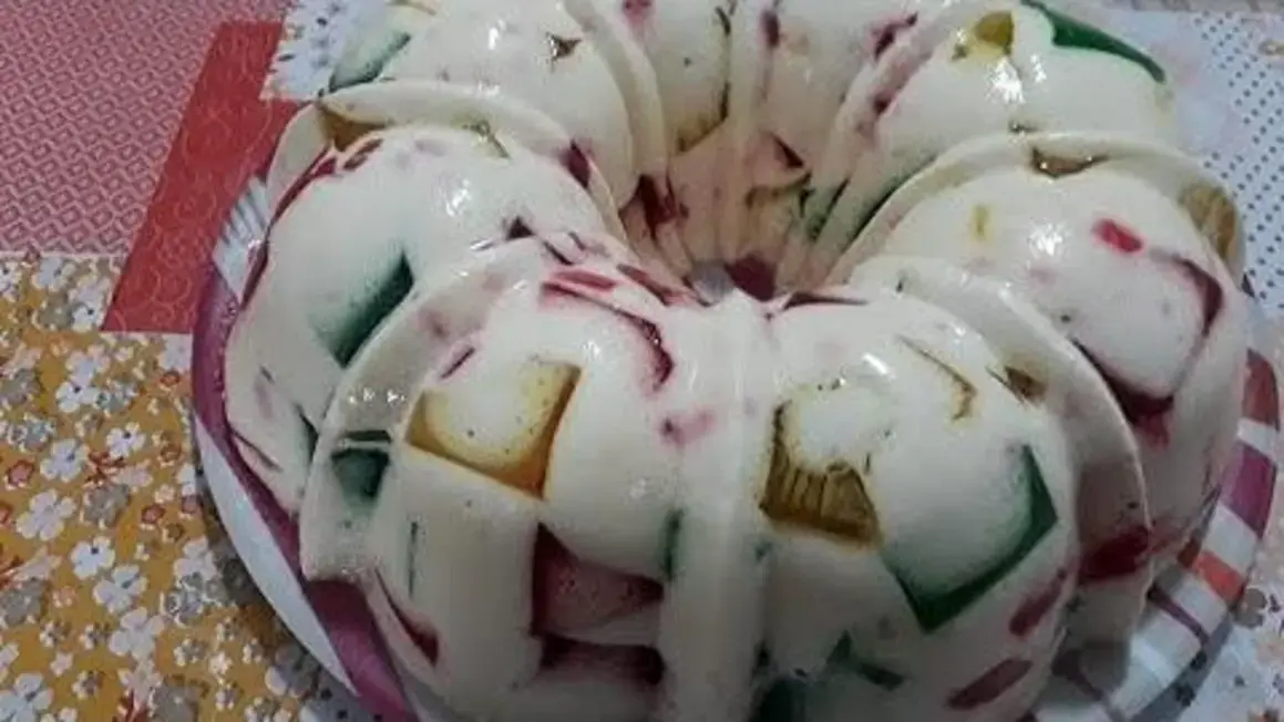 Receita de Gelatina Colorida: Uma Delícia Colorida que Todos Vão Amar