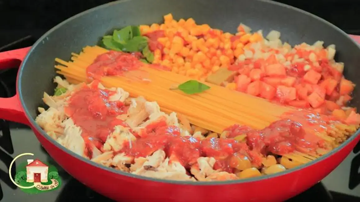 Receita de Macarrão na Frigideira: Aprenda a Fazer um Almoço Prático em 1 Panela
