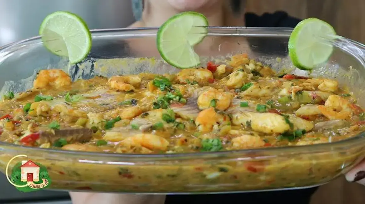 Receita de Moqueca de Peixe com Camarão: Um prato fácil e delicioso para todos!