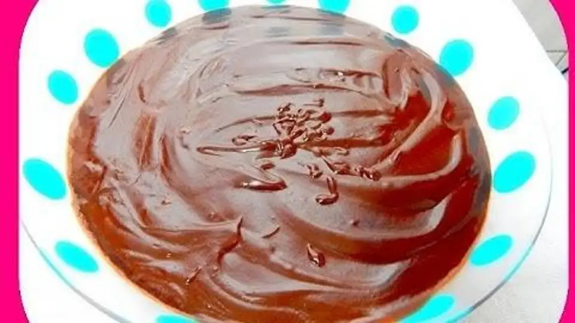 Receita de Mousse de Maracujá com Cobertura de Chocolate para Adoçar Seu Dia