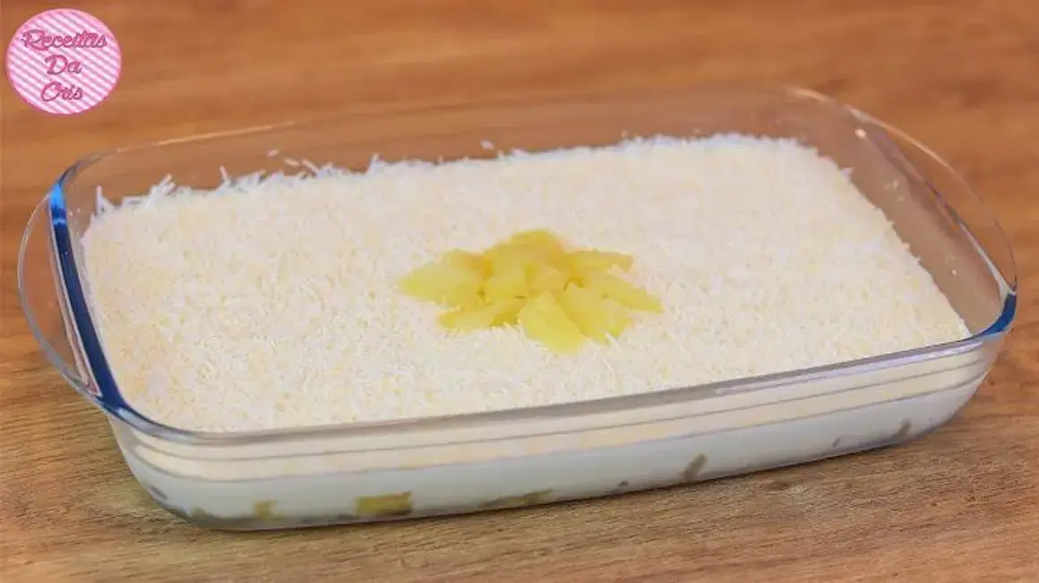 Receita de Mousse Surpresa de Abacaxi: Uma Delícia Fácil e Refrescante para o Verão
