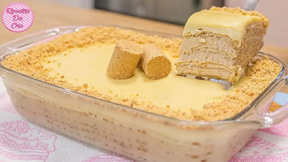 Receita de Pavê de Paçoca com Cobertura de Chocolate Branco Deliciosa e Fácil de Fazer