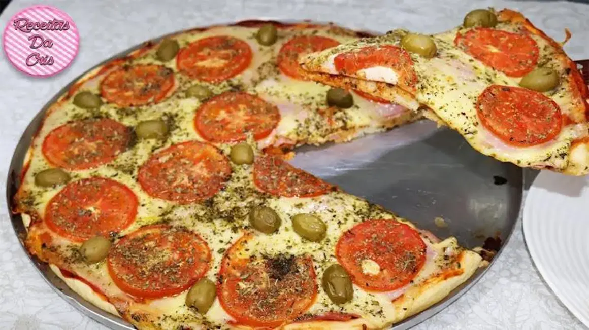 Receita de pizza caseira com massa econômica e incrível sabor para você fazer