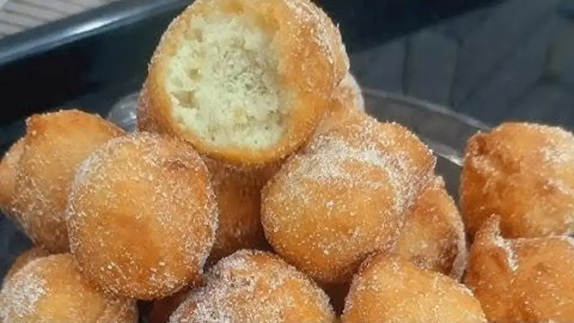 Receita de Bolinhos de chuva sequinho para um lanche da tarde delicioso e fácil