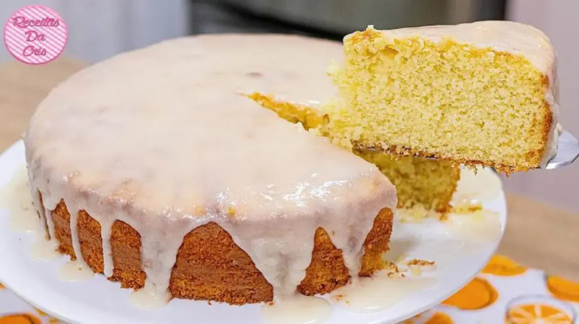 Receita de Bolo Amanteigado de Laranja com Cobertura Durinha que Derrete na Boca