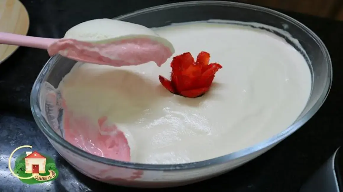 Receita de Bolo de Banana SIMPLES com 2 Ingredientes e SEM Ovos