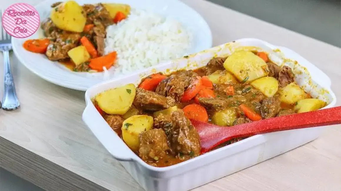 Receita de Carne de Panela com Batatas: Como Preparar Com Sabor e Praticidade