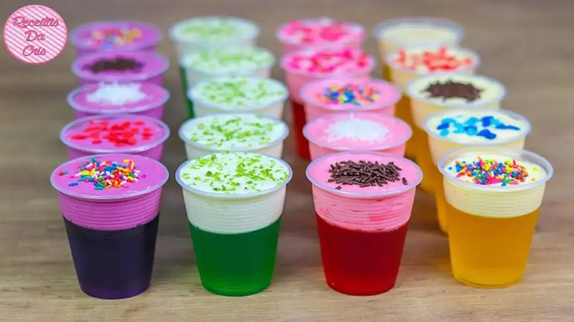 Receita de Copinhos de Gelatina com Mousse para Animar Suas Festas e Eventos