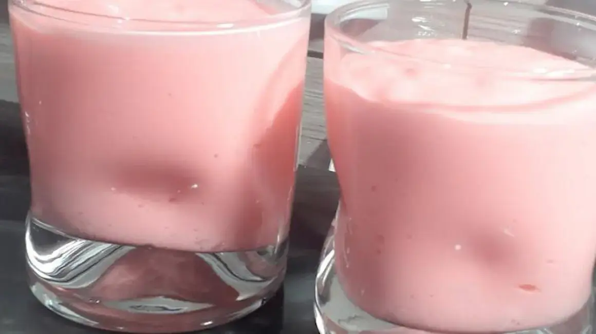 Receita de Danoninho Caseiro na Taça: Deliciosa Sobremesa Pronta em 4 Minutos