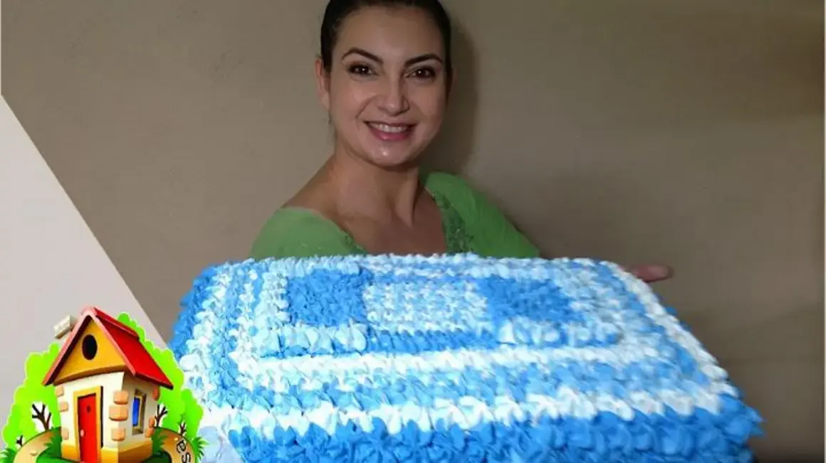 Receita de Decoração de Bolo Com Chantilly: Aprenda a Criar Delícias Incríveis