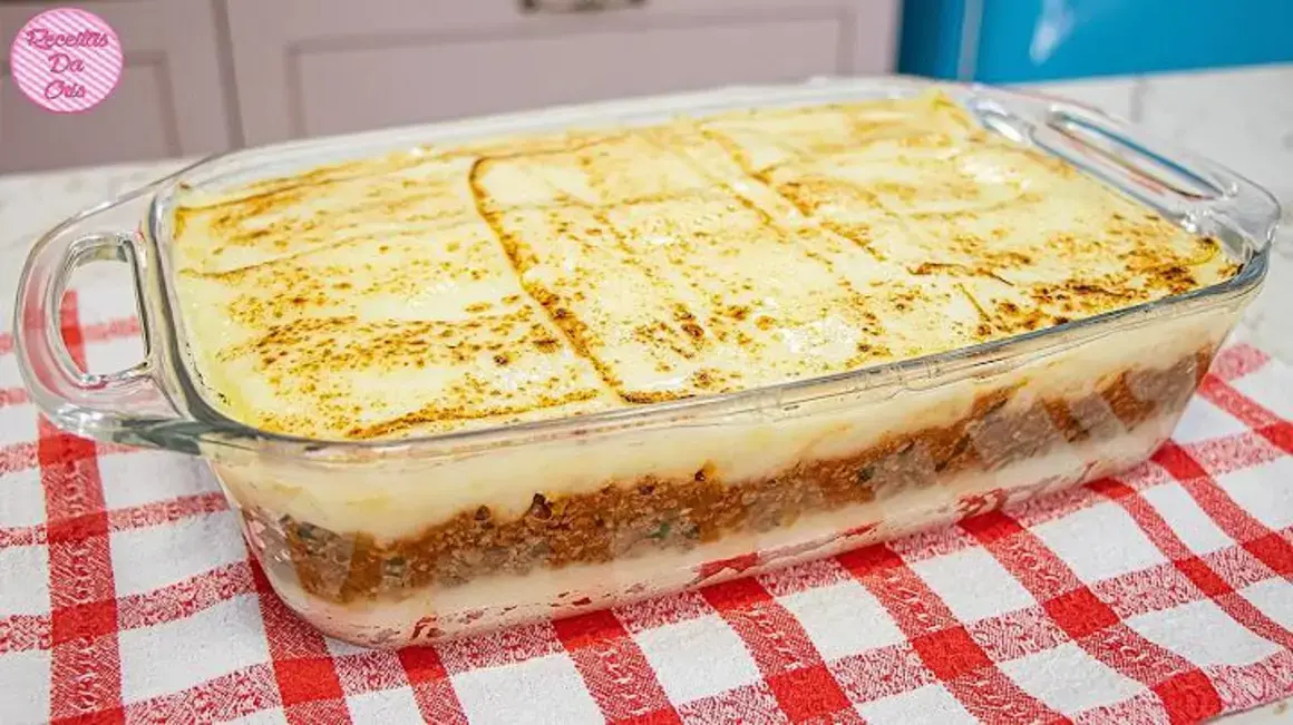 Receita de Escondidinho de Carne Moída com Batatas, Prato Delicioso e Fácil de Fazer