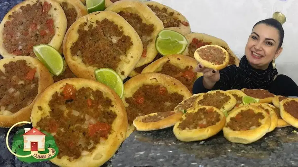 Receita de Esfiha Aberta de Carne: Uma Deliciosa Opção para Fazer em Casa