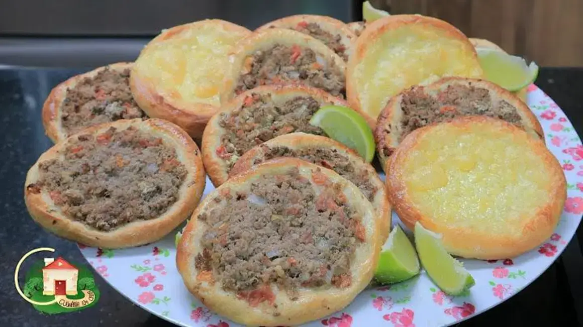 Receita de Esfiha Aberta Feita em Casa com Massa Incrível e Saborosa