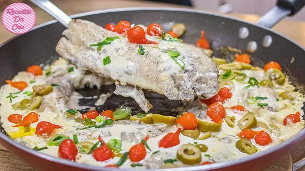 Receita de filé de peixe cremoso e fácil de preparar em uma panela só
