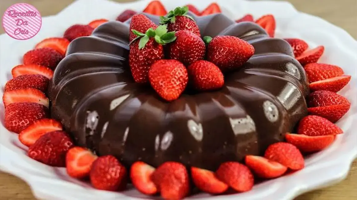 Receita de Flan Pudim de Chocolate com Morangos: Uma Delícia Irresistível para Você