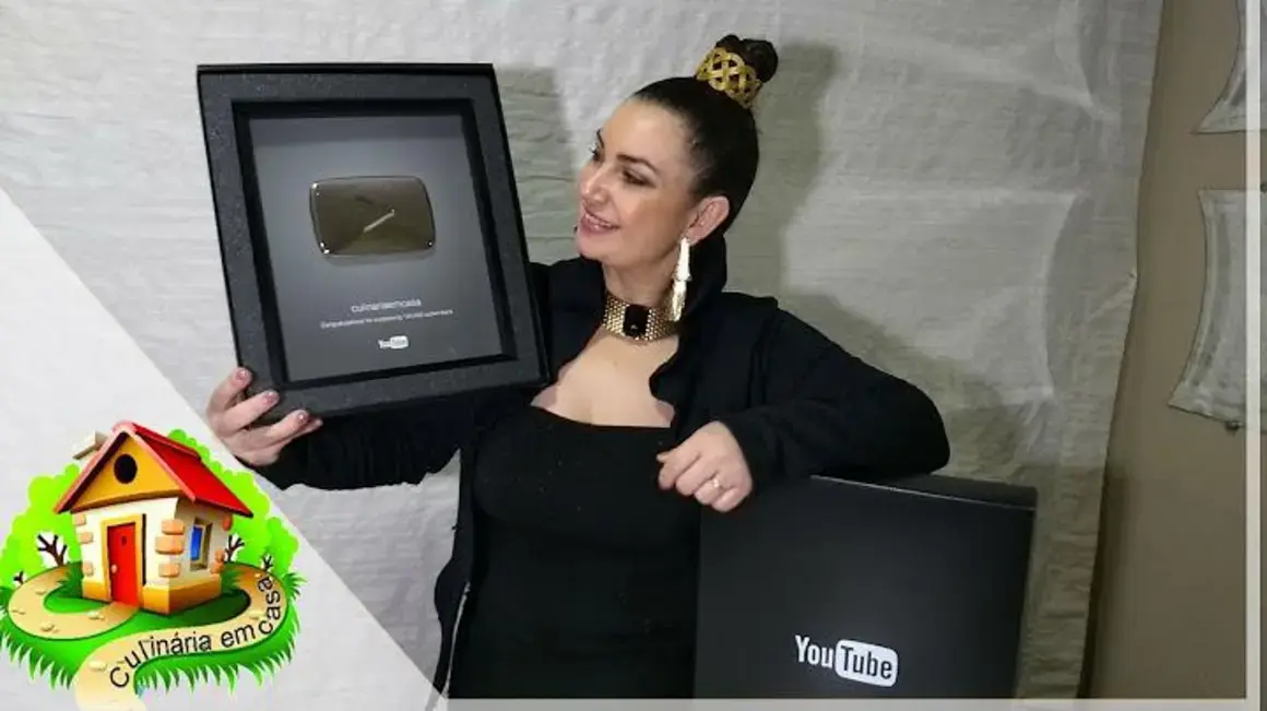 Receita de Placa de 100 mil inscritos: Uma Conquista que Celebramos Juntos!
