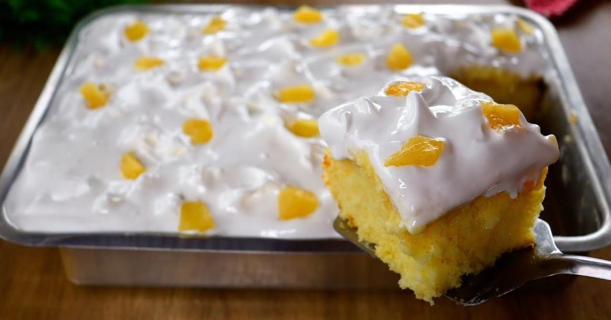 Hoje no Vó Naoca eu te trouxe esse bolo de abacaxi fofinho e molhadinho, com...